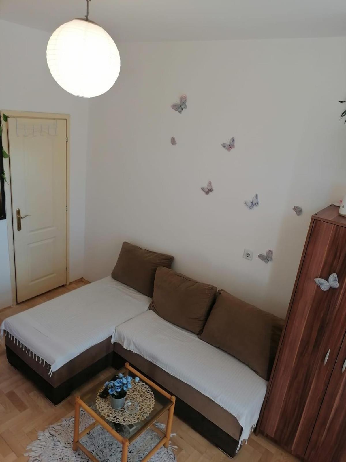 Small Low Cost Studio 베오그라드 외부 사진
